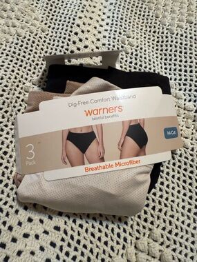 Warners 3-Pack Hi-Cut Microfiber Briefs in Black, Beige, Nude